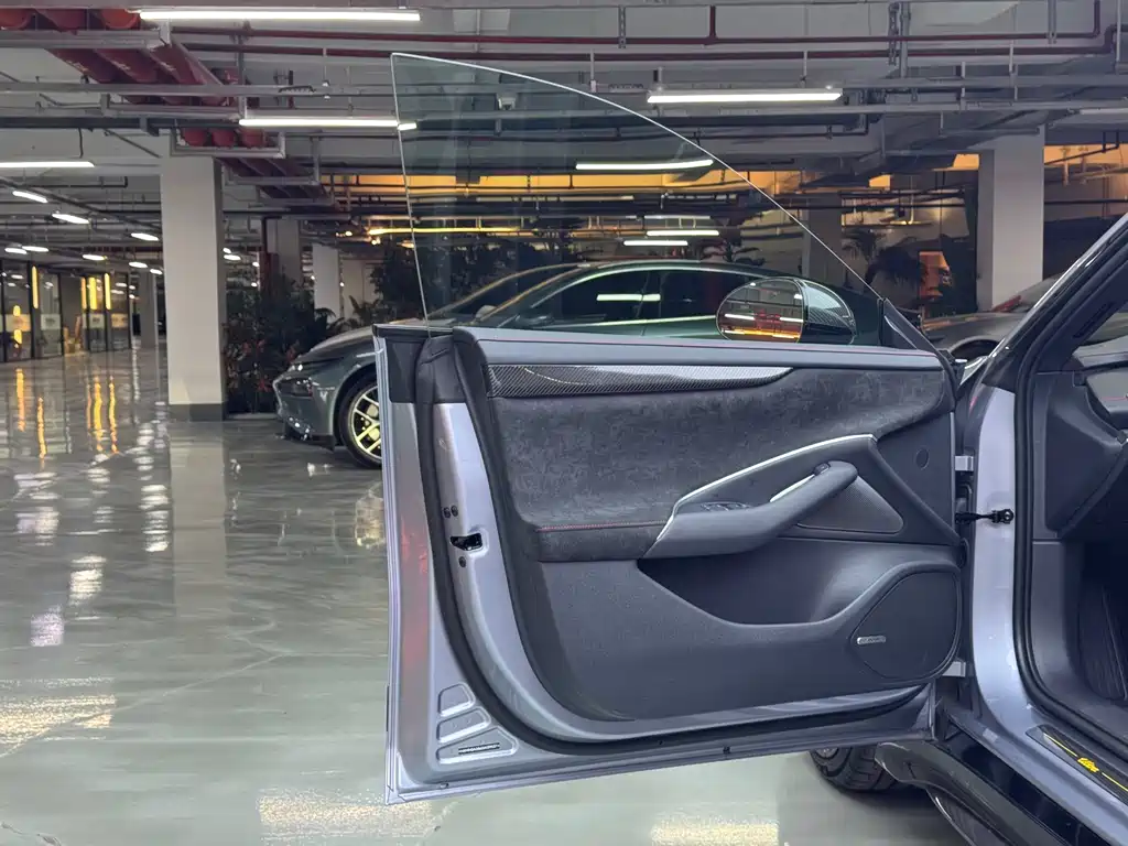 XIAOMI CAR XIAOMI SU7 ULTRA