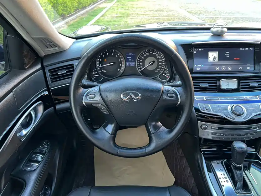Infiniti Q70 — миниатюра 13