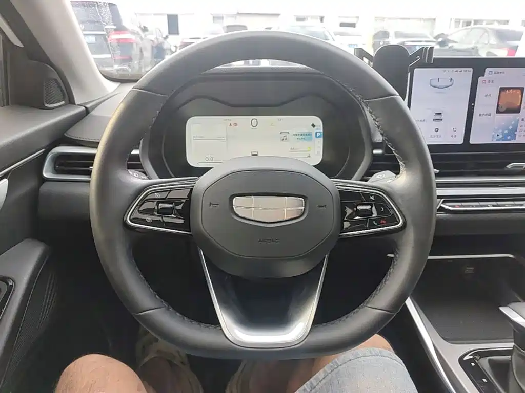 Geely Emgrand — миниатюра 11