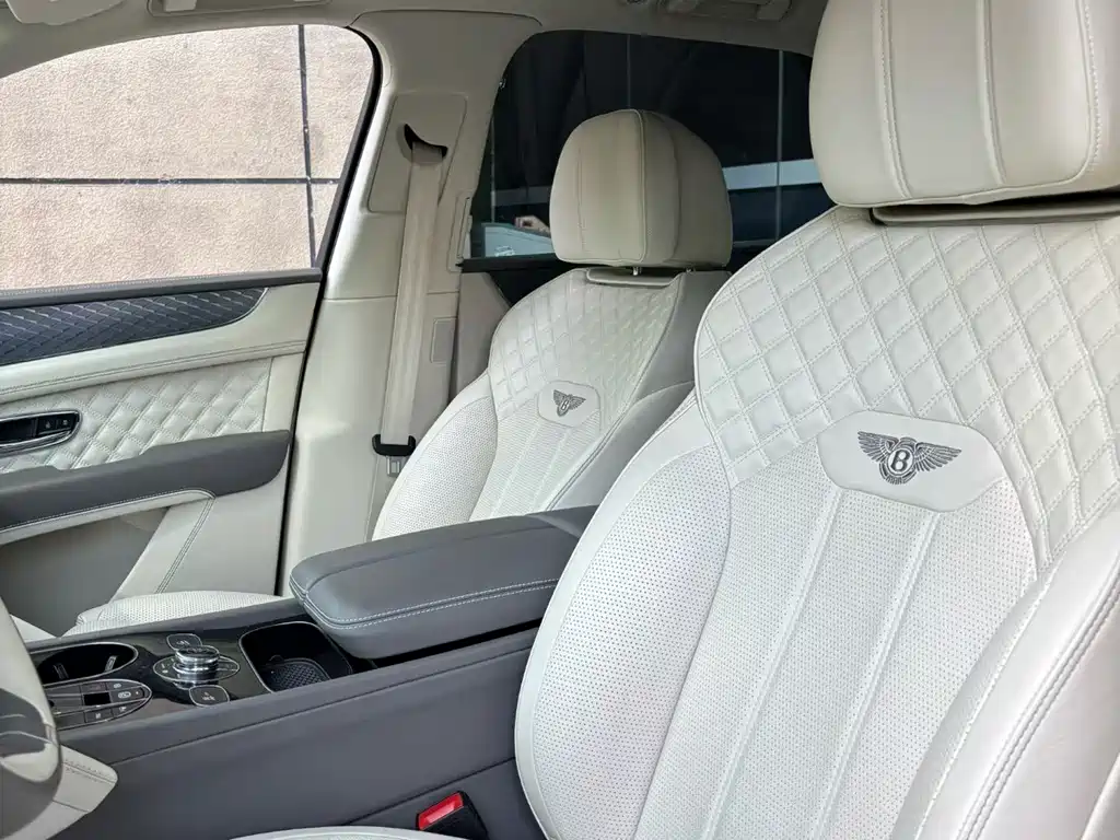 Bentley Bentayga PHEV — миниатюра 5
