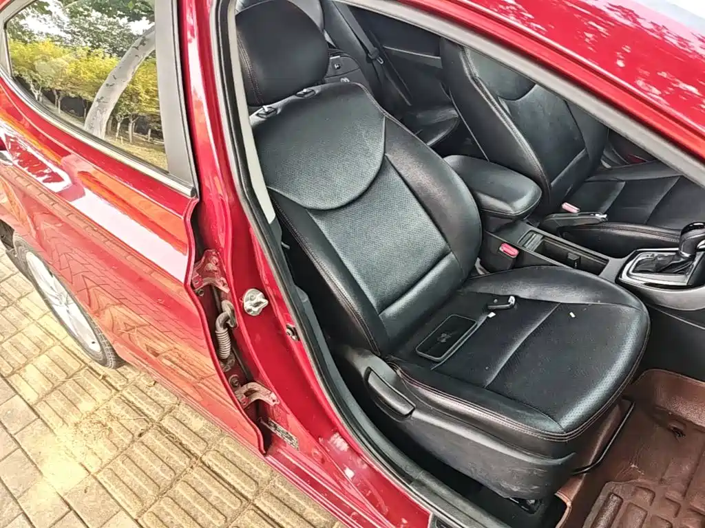 Hyundai Elantra Langdong — миниатюра 25