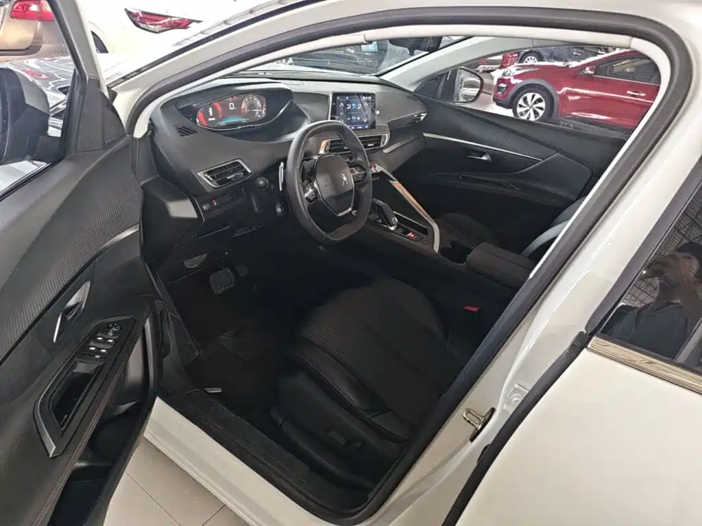 Peugeot 5008 — миниатюра 16