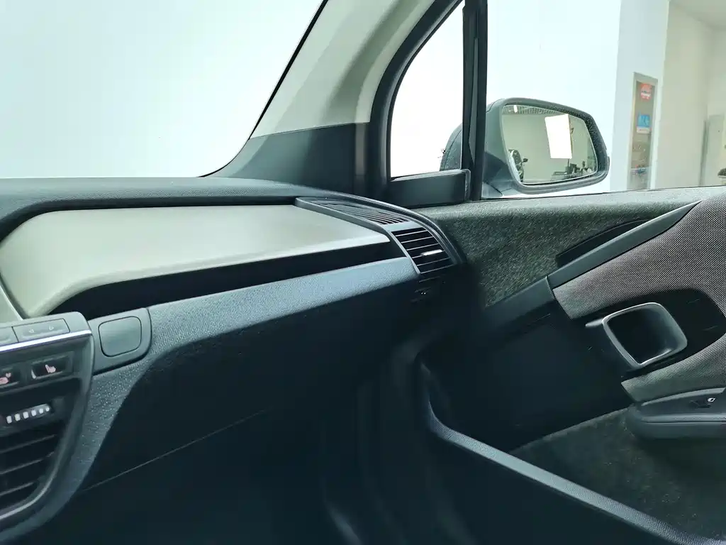 BMW i3 (Import) — миниатюра 17