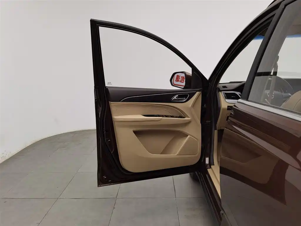 Baojun 730 2016 1.5L MT Comfort 7 мест V