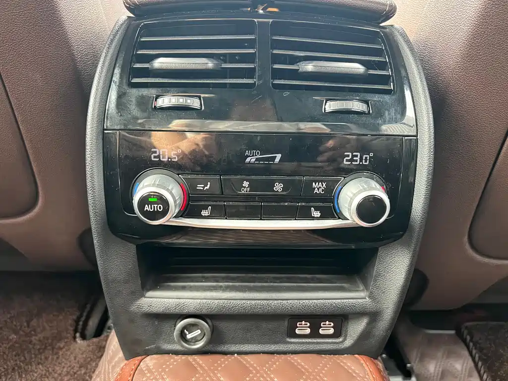 BMW 5 Series — миниатюра 19
