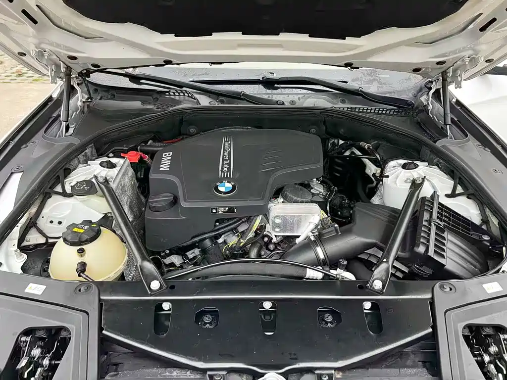BMW 5 Series — миниатюра 20