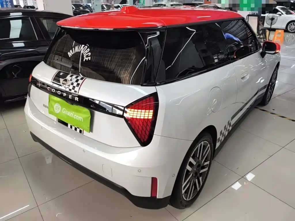 MINI MINI COOPER EV — миниатюра 7