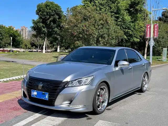 2018 Toyota Crown