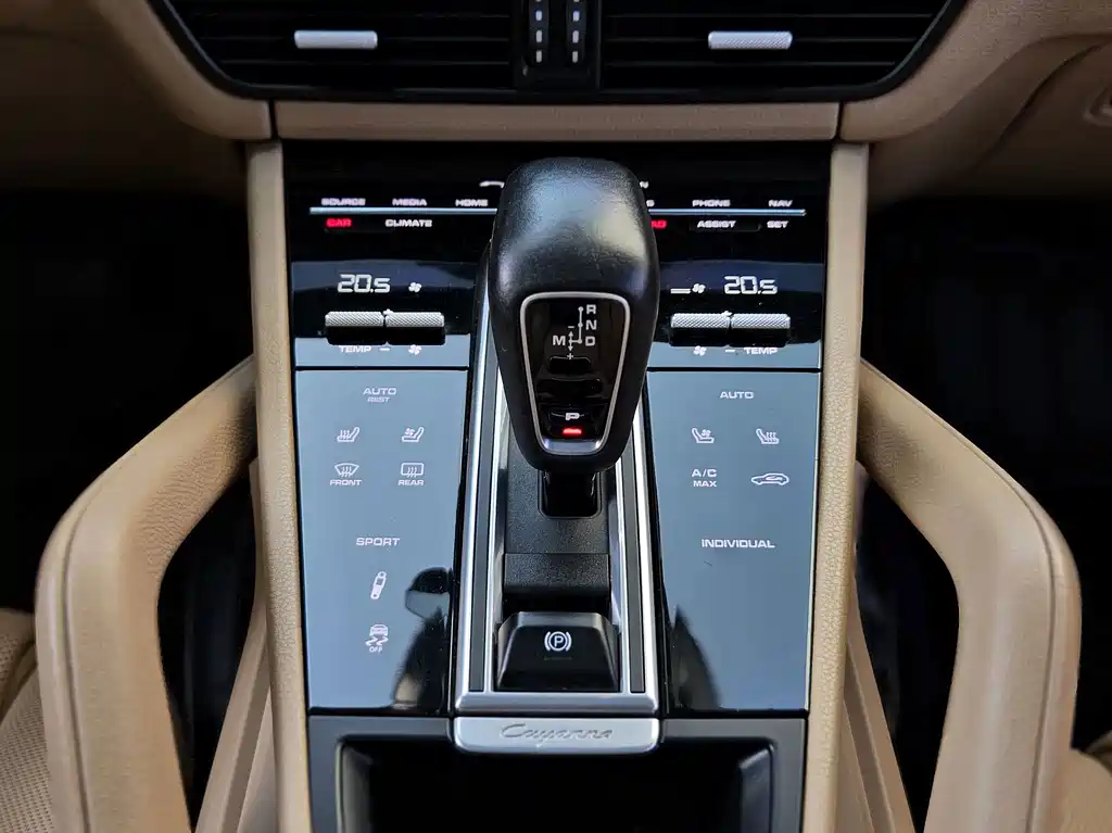 Porsche Cayenne — миниатюра 20