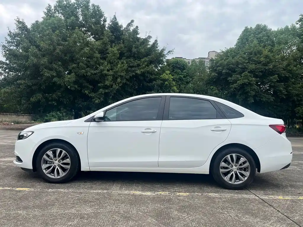 Buick Excelle — миниатюра 4