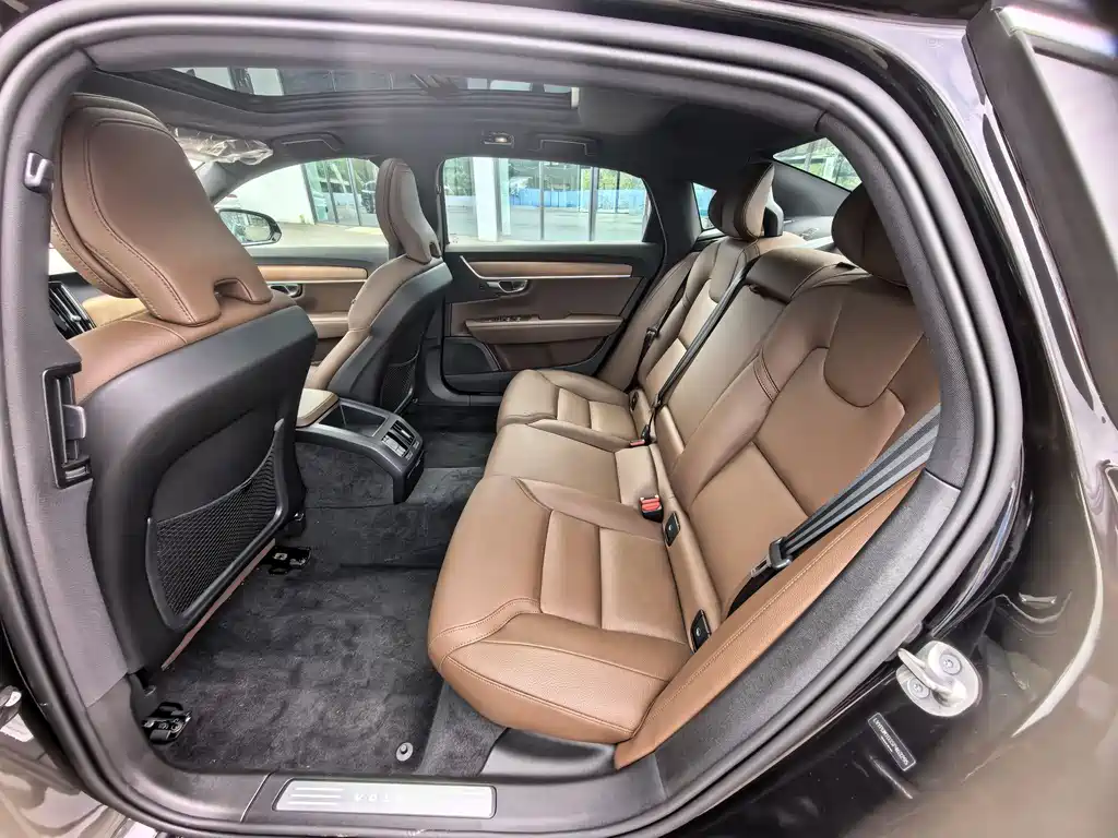 Volvo S90 2025 B5 Luxury