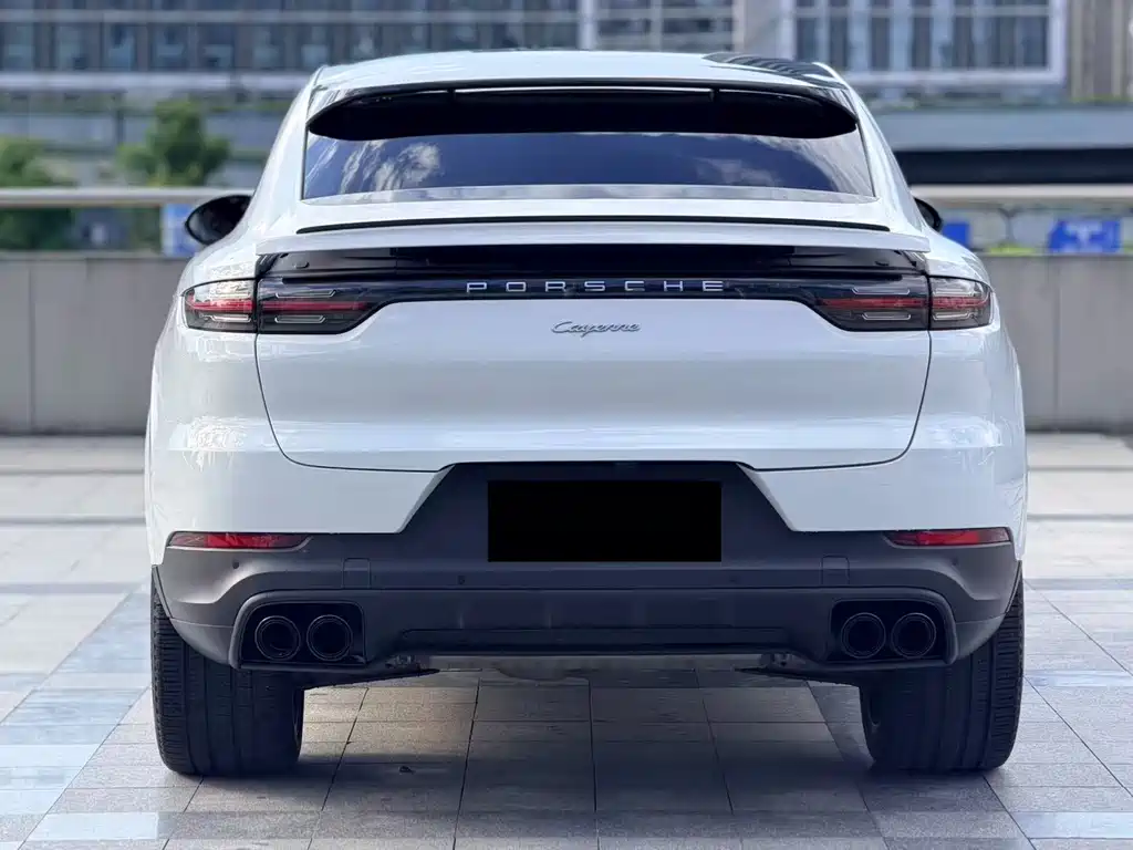 Porsche Cayenne — миниатюра 6