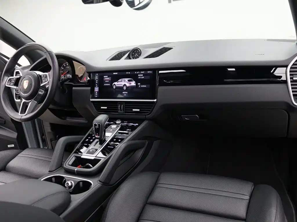 Porsche Cayenne — миниатюра 23