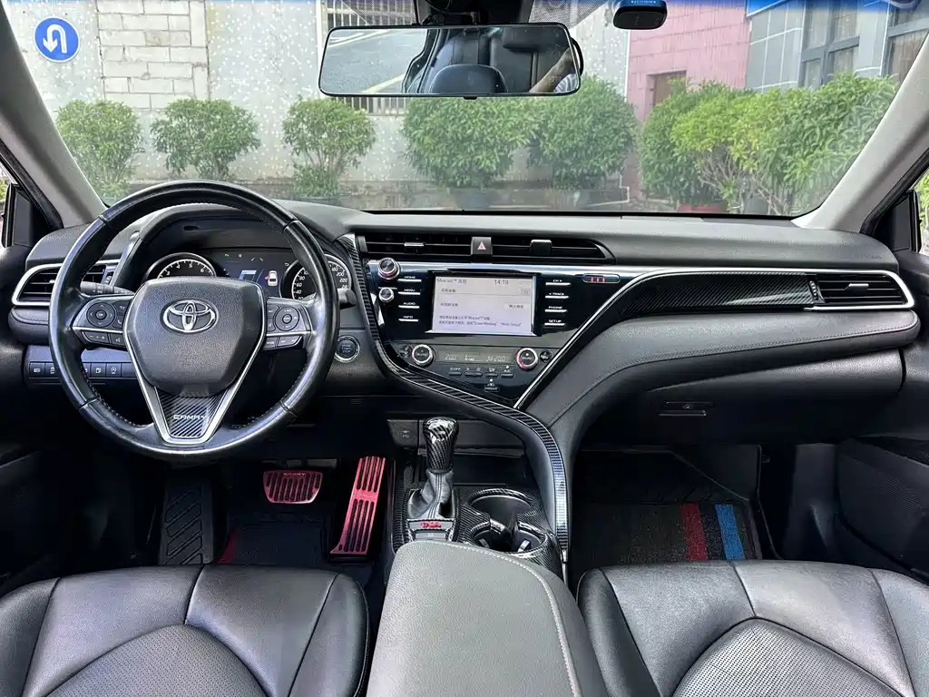 Toyota Camry — миниатюра 5