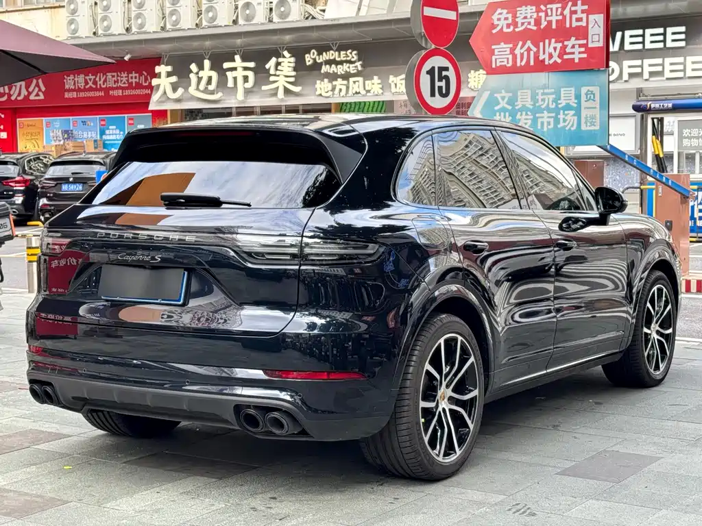 Porsche Cayenne — миниатюра 9