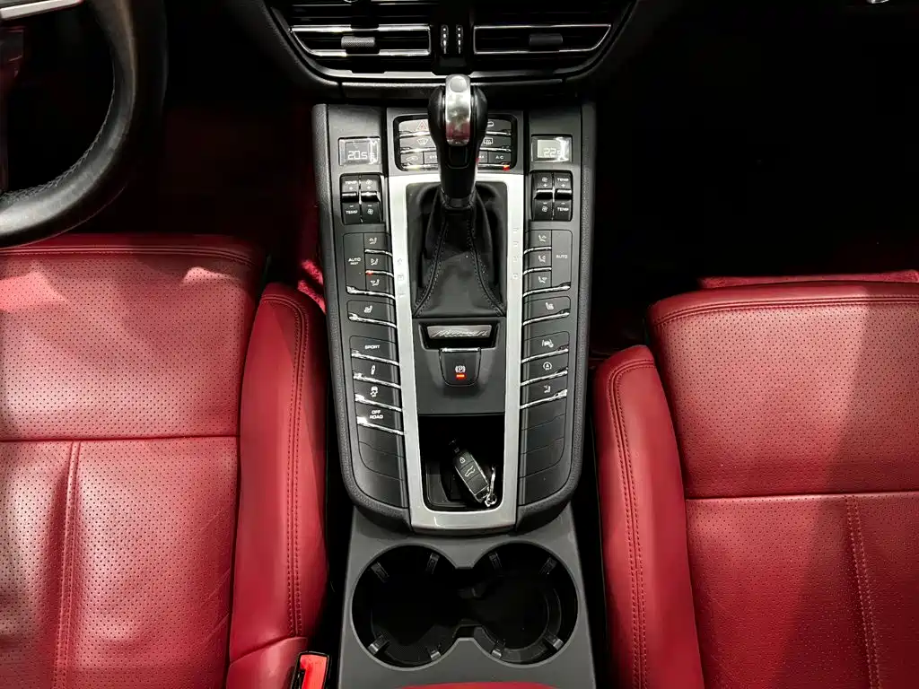 Porsche Macan — миниатюра 13