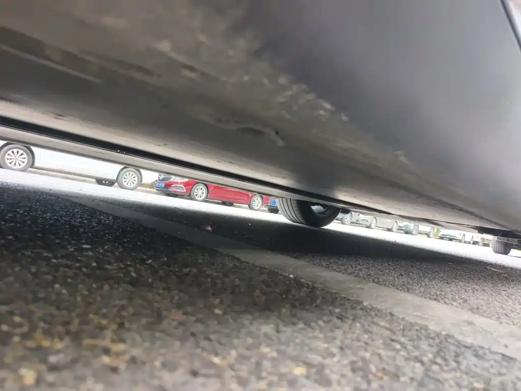 Tesla Model Y — миниатюра 18