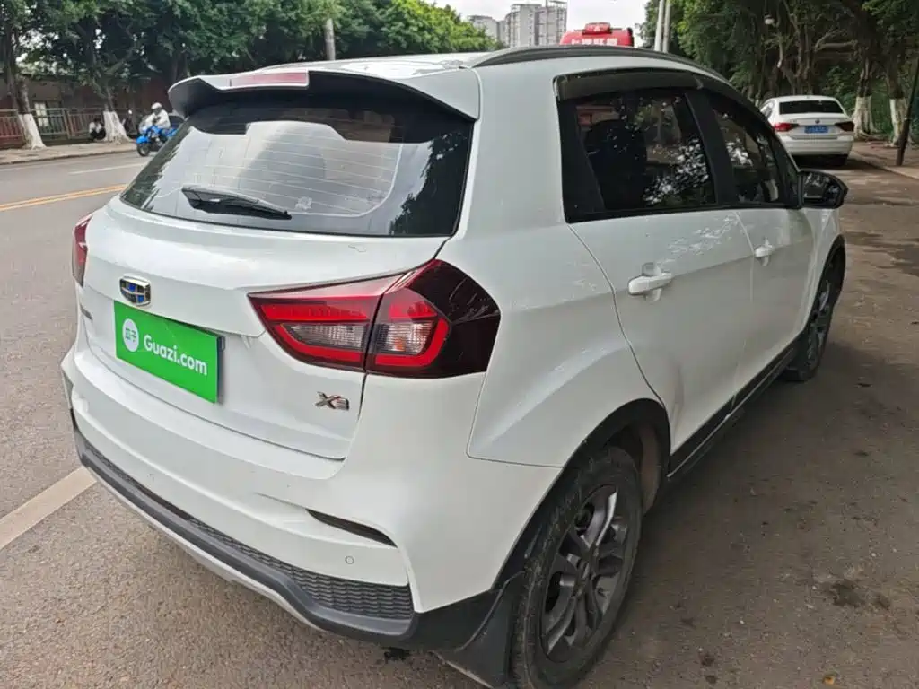 Geely Vision X3 — миниатюра 7