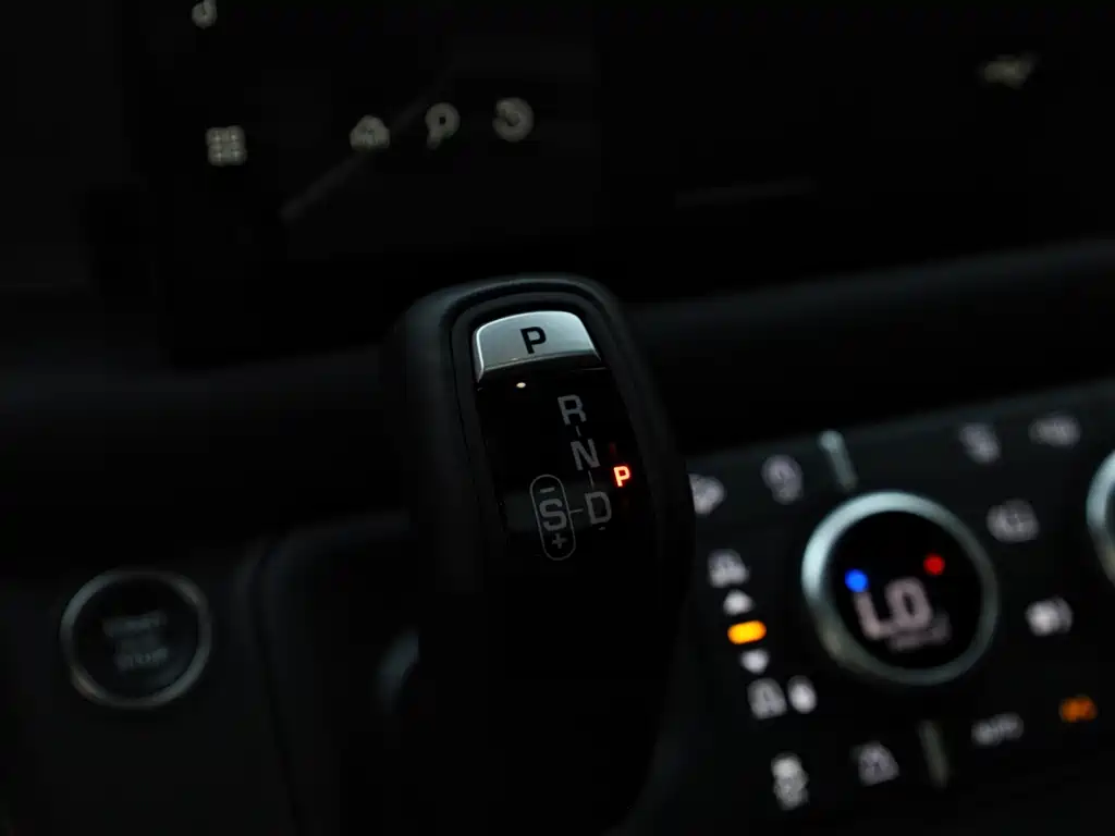 Land Rover Defender — миниатюра 16