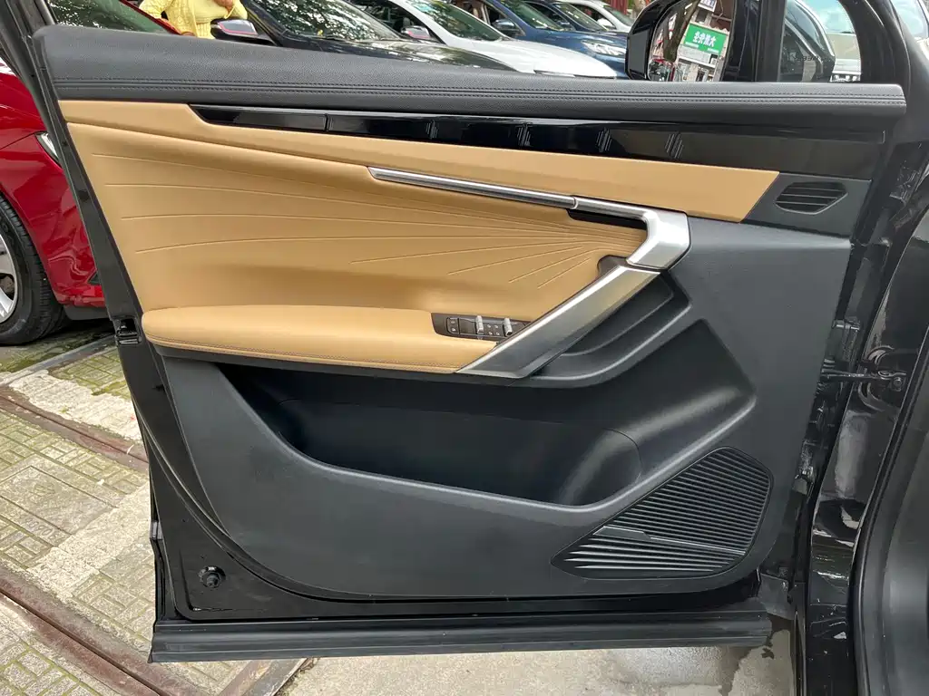 Geely Boyue L — миниатюра 6