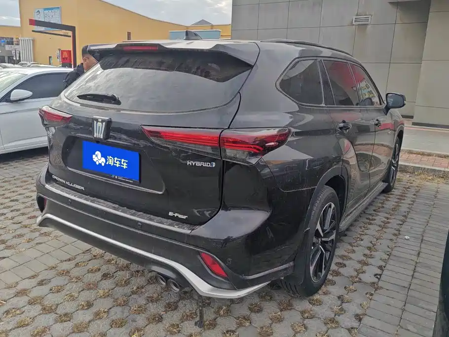 Toyota Crown Kluger — миниатюра 3