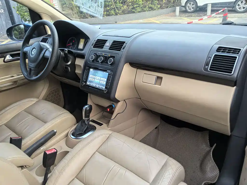 Volkswagen Touran — миниатюра 16
