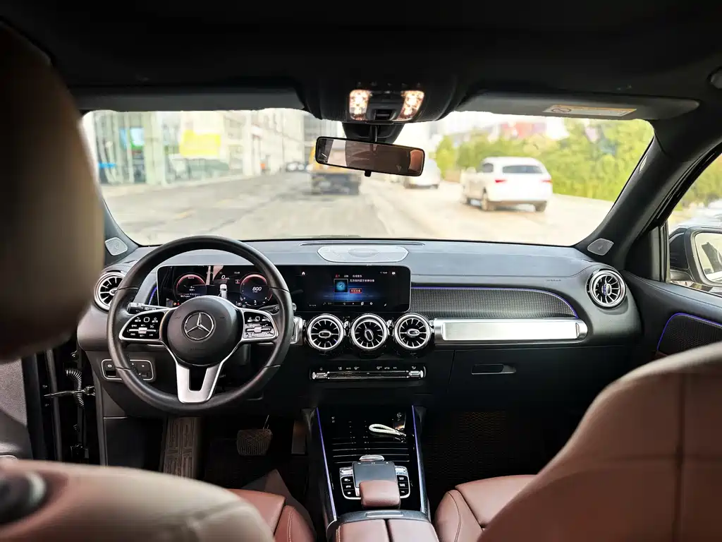 Mercedes-Benz GLB — миниатюра 8
