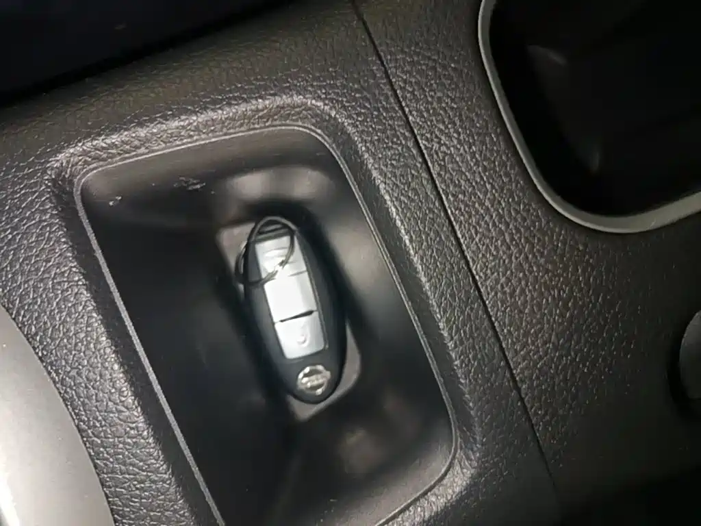 Nissan Tiida — миниатюра 9