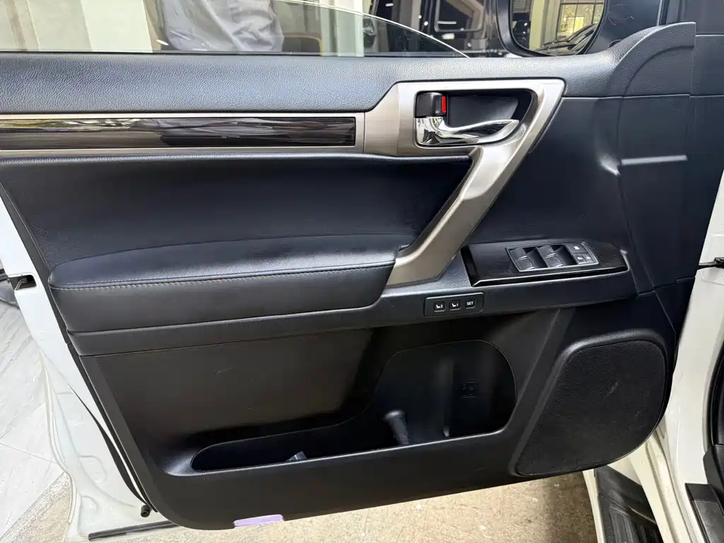 Lexus GX — миниатюра 7