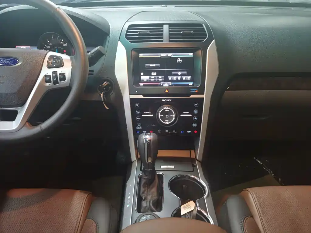 Ford Explorer (Import) — миниатюра 17