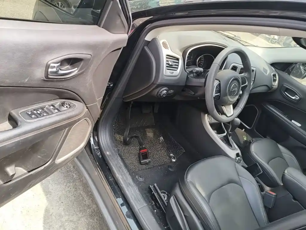 Jeep Compass — миниатюра 16