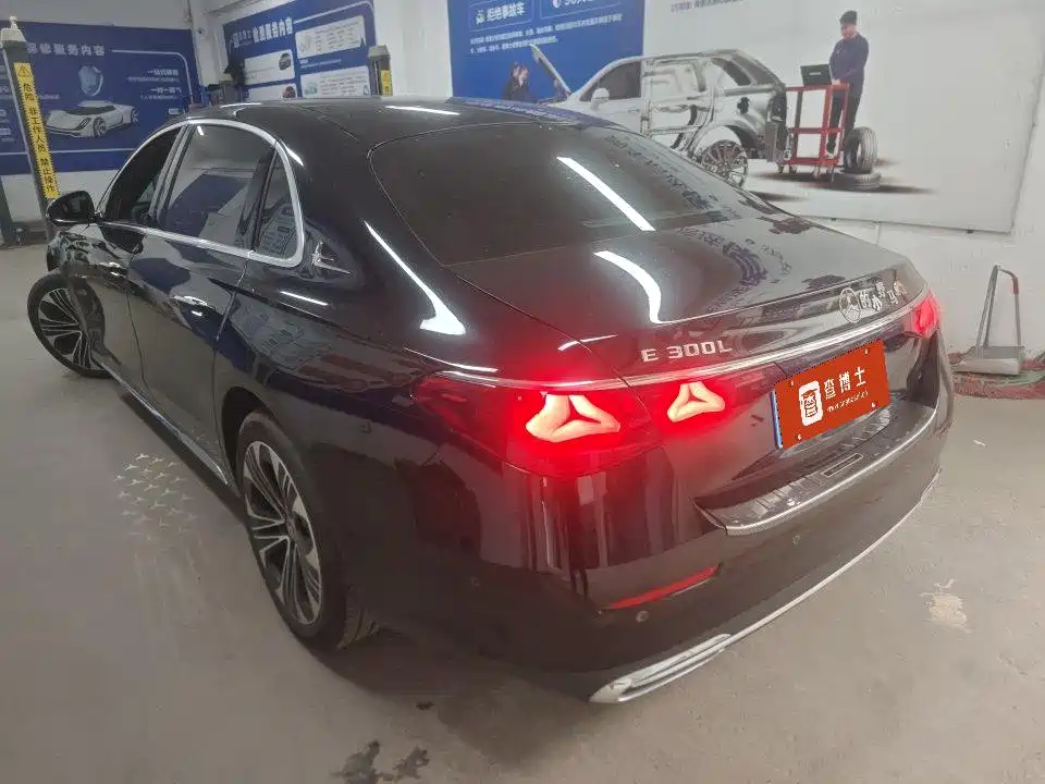 Mercedes-Benz E-Class — миниатюра 8