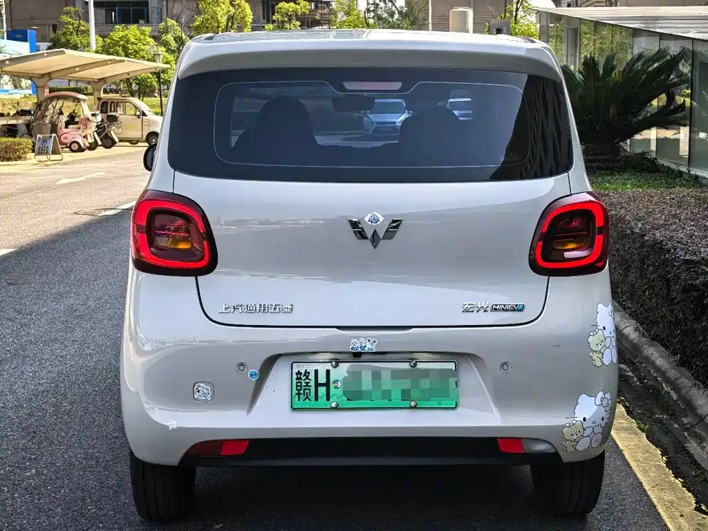 Wuling MINIEV — миниатюра 4