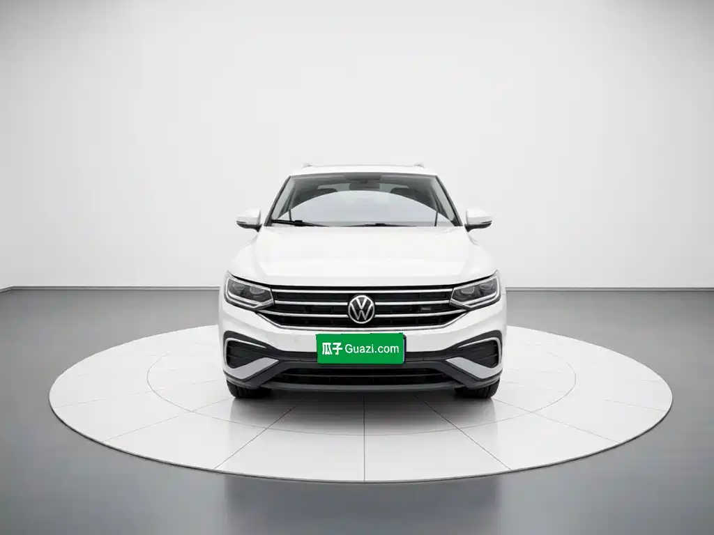 Volkswagen Tiguan L — миниатюра 2
