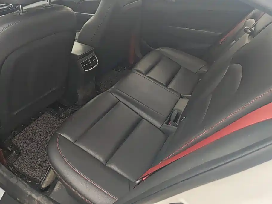 Hyundai Elantra — миниатюра 11