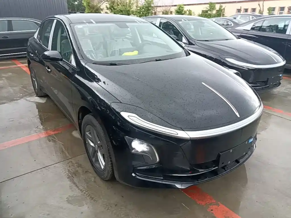 Hongqi E-QM5 2025 610km PLUS