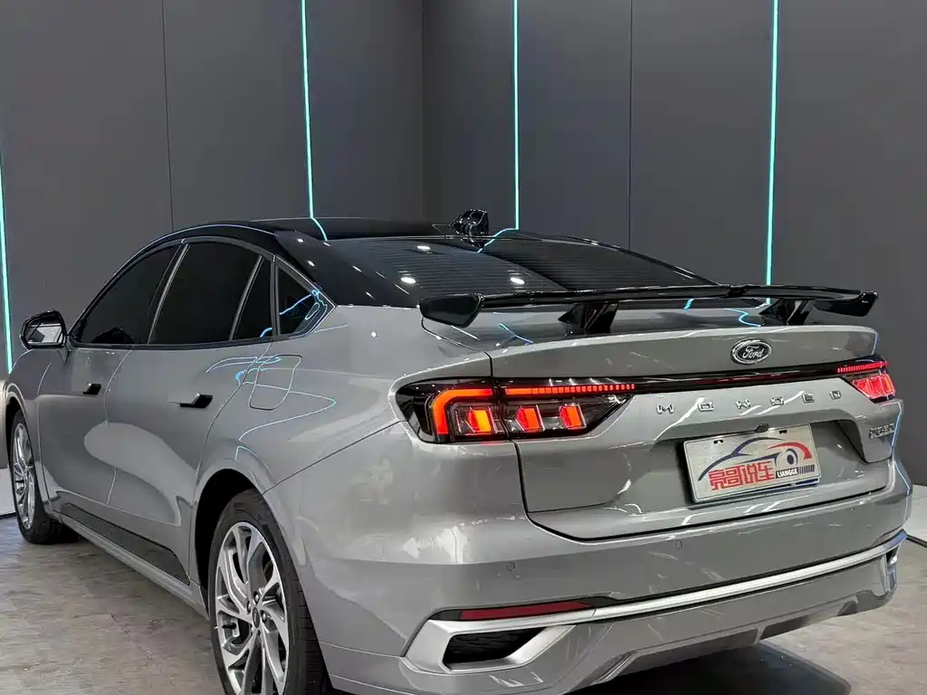 Ford Mondeo — миниатюра 6