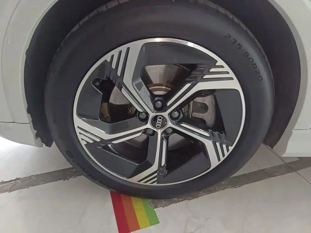 Audi Q4 e-tron — миниатюра 23