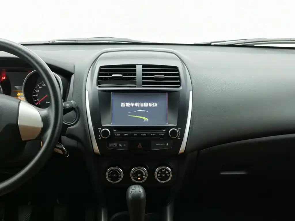 Mitsubishi ASX — миниатюра 12