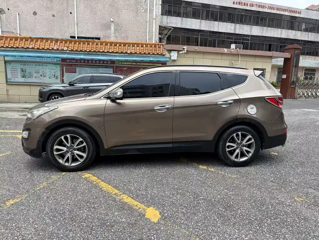 Hyundai Santa Fe — миниатюра 8