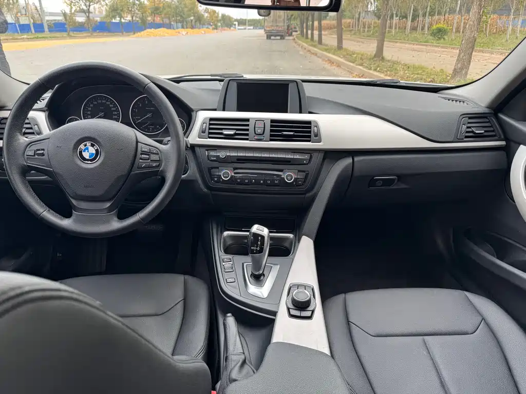 BMW 3 Series — миниатюра 6