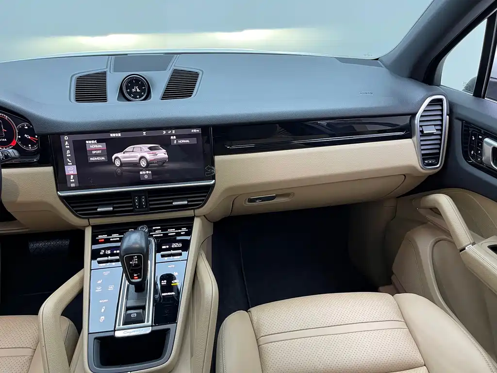 Porsche Cayenne — миниатюра 5
