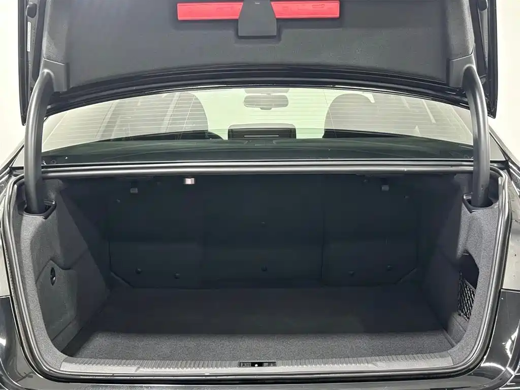 Audi A6L — миниатюра 13