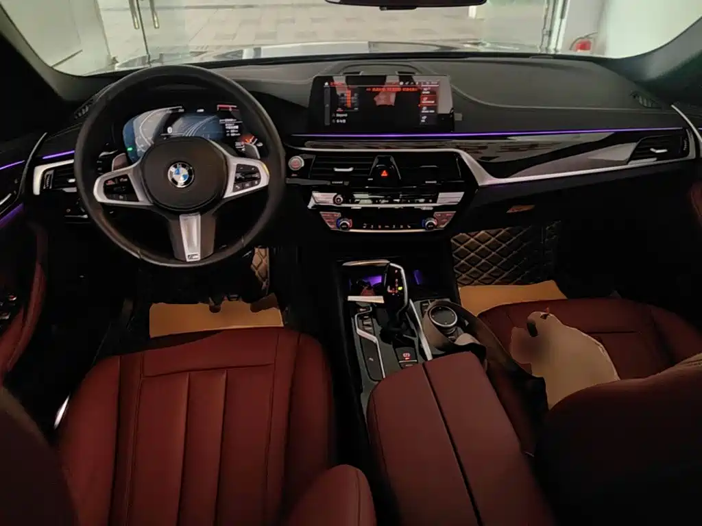 BMW 5 Series — миниатюра 10