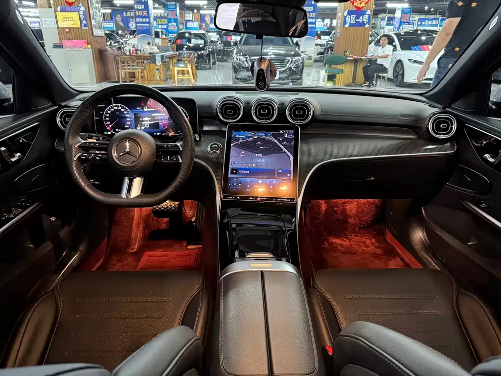 Mercedes-Benz C-Class — миниатюра 6