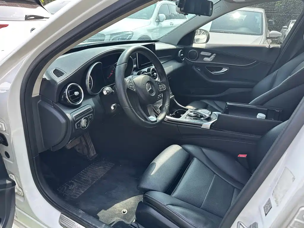 Mercedes-Benz C-Class — миниатюра 3
