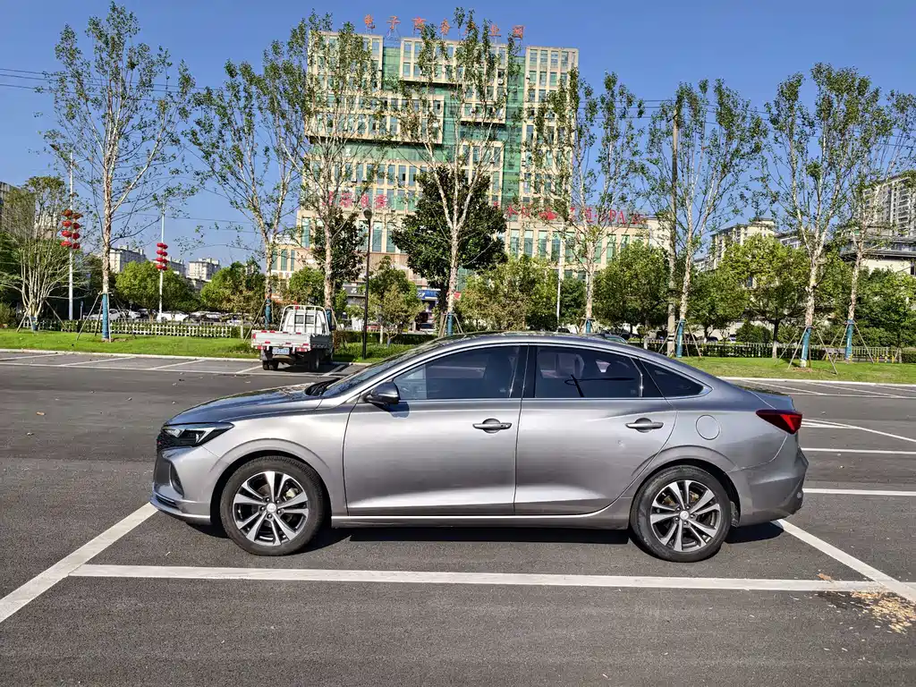 Changan Eado — миниатюра 3
