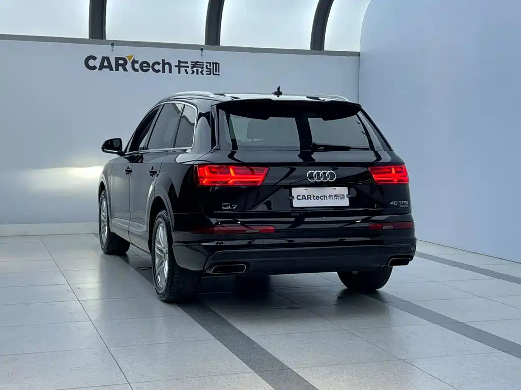 Audi Q7 — миниатюра 5