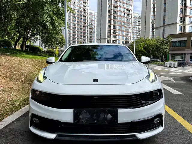 2021 Lynk & Co 03