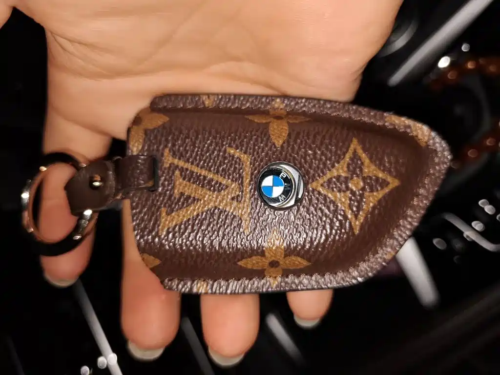 BMW 5 Series — миниатюра 12